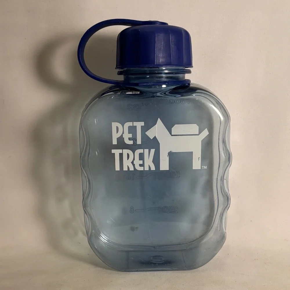 SLIGHTLY USED PET TREK PLASTIC WATER BOTTLE SCREW CAP 32 OZ